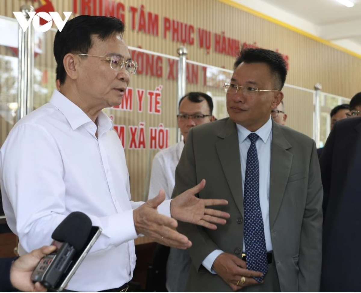 Ơi Hồ Văn Mười Khua Jơnum min mơnuih ƀôn sang tơring čar Lâm Đồng nao ĕp lăng ƀơi anih mă bruă ngă hră kơ mơnuih ƀôn sang phường Xuân Trường