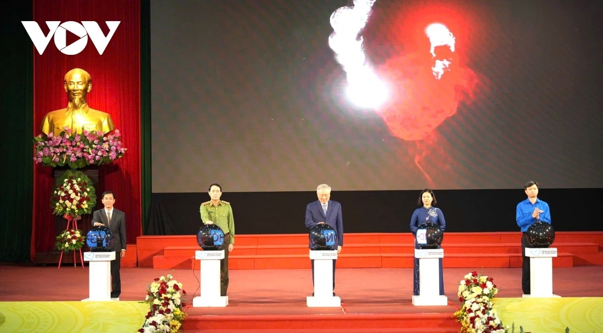 Ấn nút phát động Tháng hành động phòng, chống mua bán người năm 2025