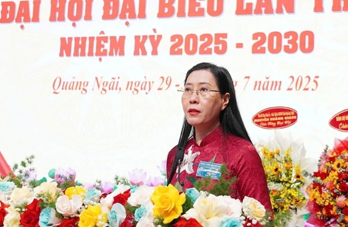 Bà Bùi Thị Quỳnh Vân, Bí thư Tỉnh uỷ Quảng Ngãi phát biểu chỉ đạo đại hội