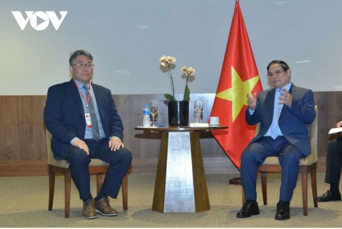 Pôa Phạm Minh Chính, Ngế pro xiâm hnê ngăn tơnêi têa tơdah kăn pơkuâ Grup Granja Fujikura