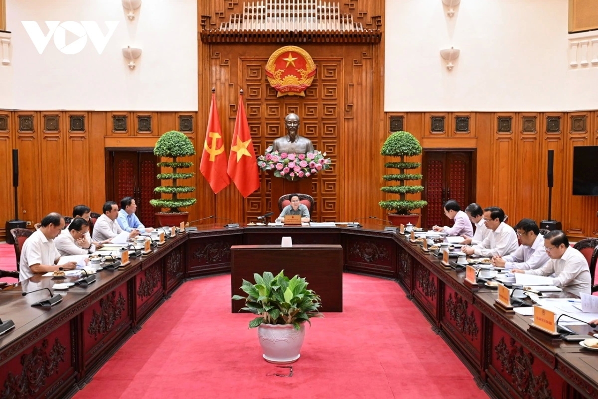 Phạm Minh Chính chủ trì phiên họp về triển khai chiến dịch xây dựng trường học cho các xã biên giới, bao gồm nhà ở nội trú cho học sinh và giáo viên