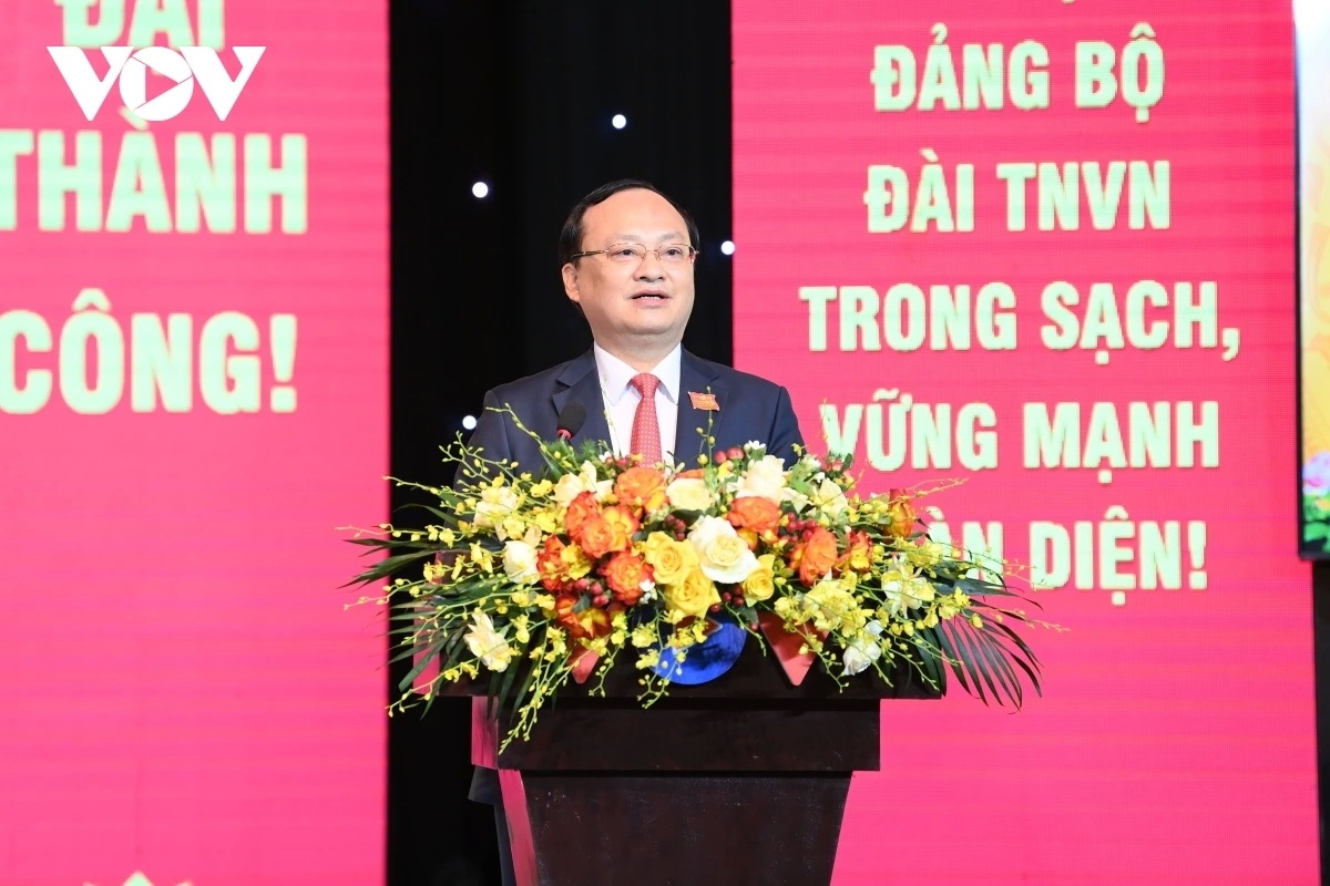 Bí thư Đảng ủy, Tổng Giám đốc Đài P'rá Việt Nam Đỗ Tiến Sỹ pa prá bêl tơơp bhrợ Đại hội