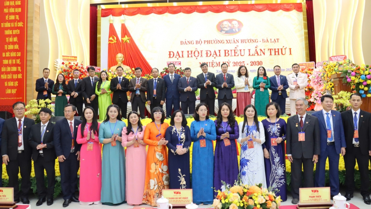 
Khul kơdră dêh char Lâm Đồng hăm Khul kơdră chĕp pơgơ̆r Hơnih Đảng phương Xuân Hương - Đà Lạt.