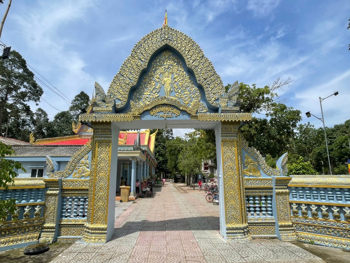 Chùa Giữa - វត្តសិរីសួស្ដីដូនល្អ កណ្ដាល