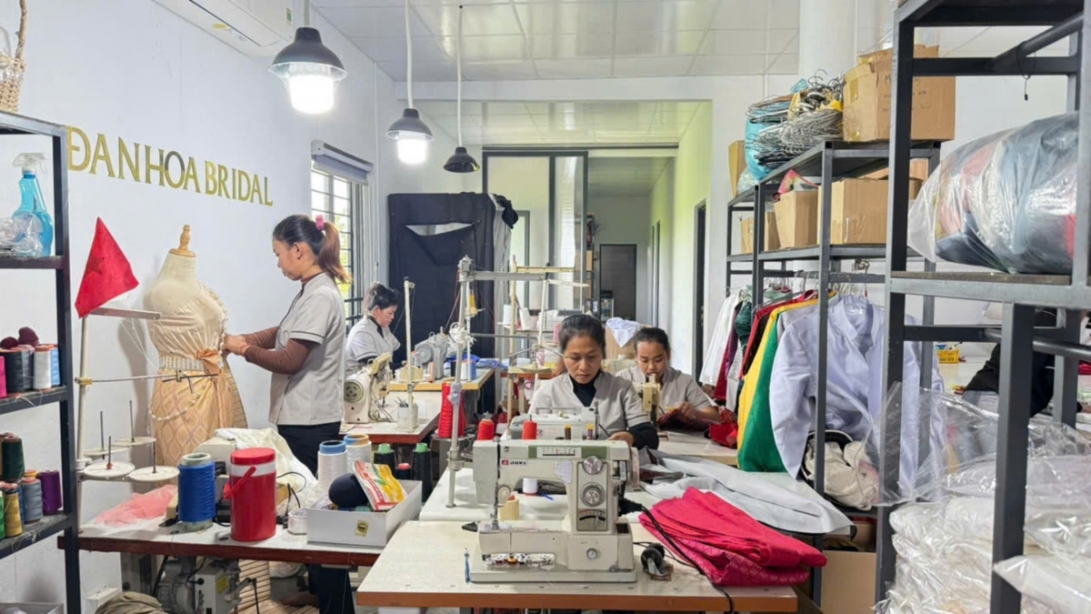 Xưởng may trang phục Khmer truyền thống Đan Hoa
