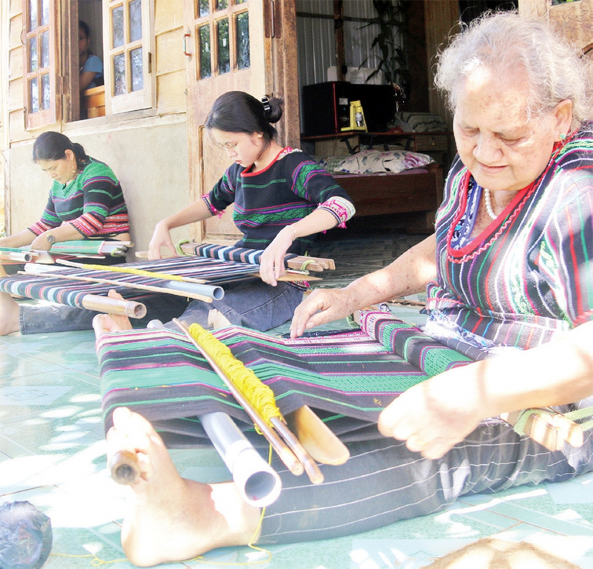 Urang bangsa Mạ menyim khan bai