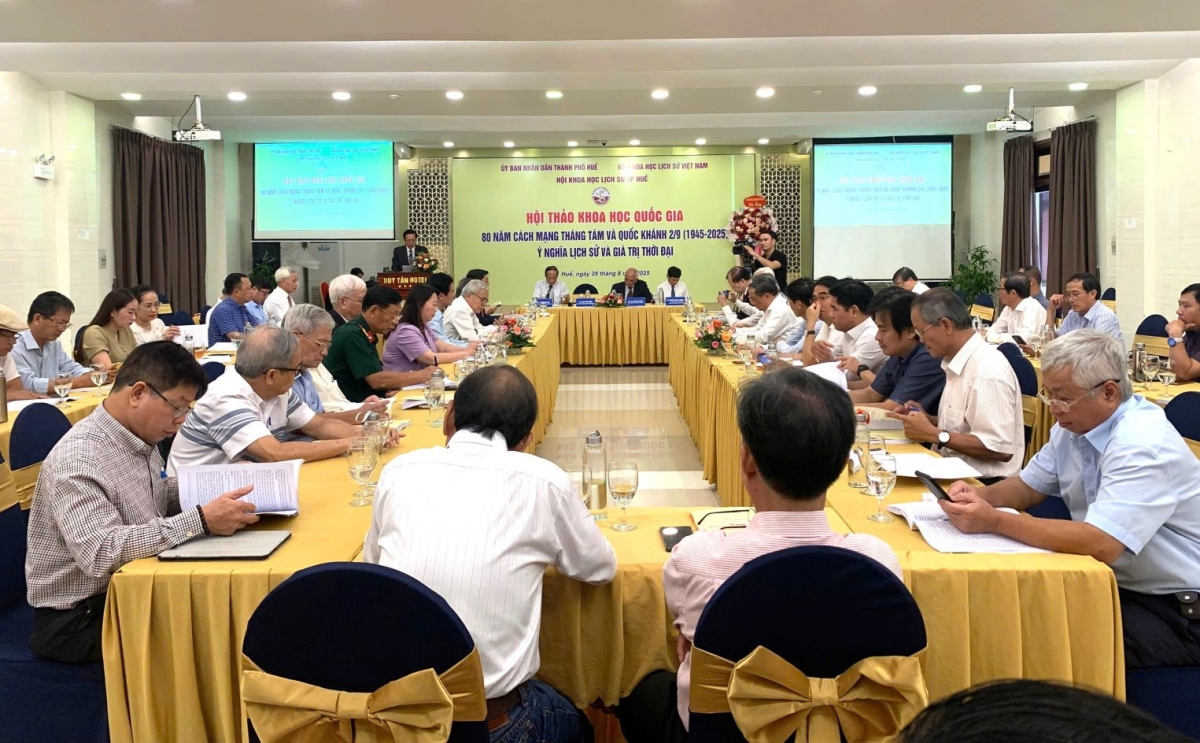 Mông jơnum bơkơtuai hrŏm abih bang