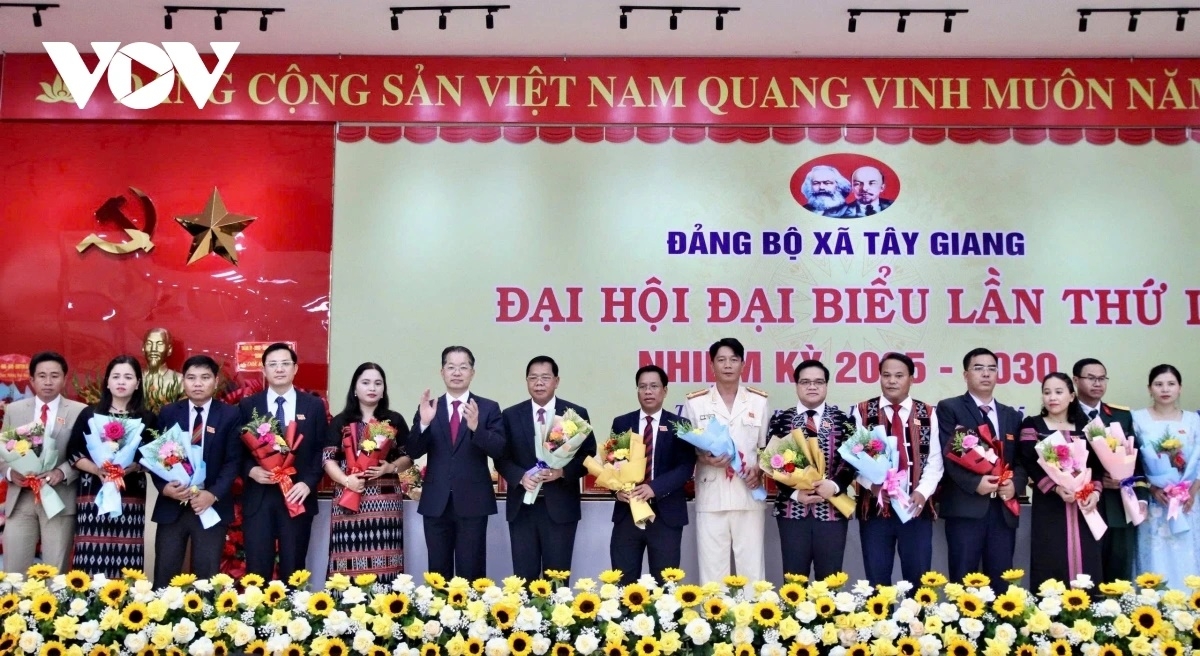 Ra mắt Ban chấp hành Đảng bộ mới xã Tây Giang