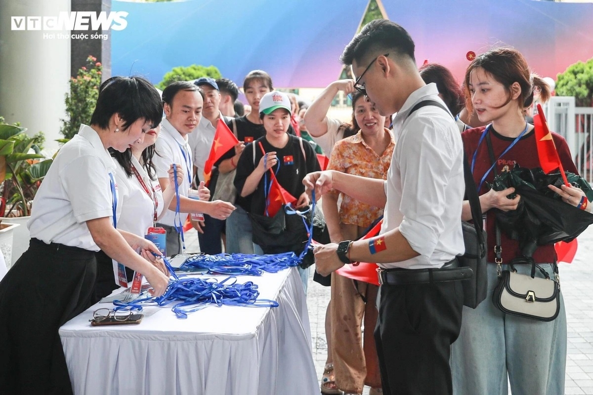 Không khí bên trong sảnh G, Trung tâm Phát thanh Quốc gia (58 Quán Sứ, Hà Nội)