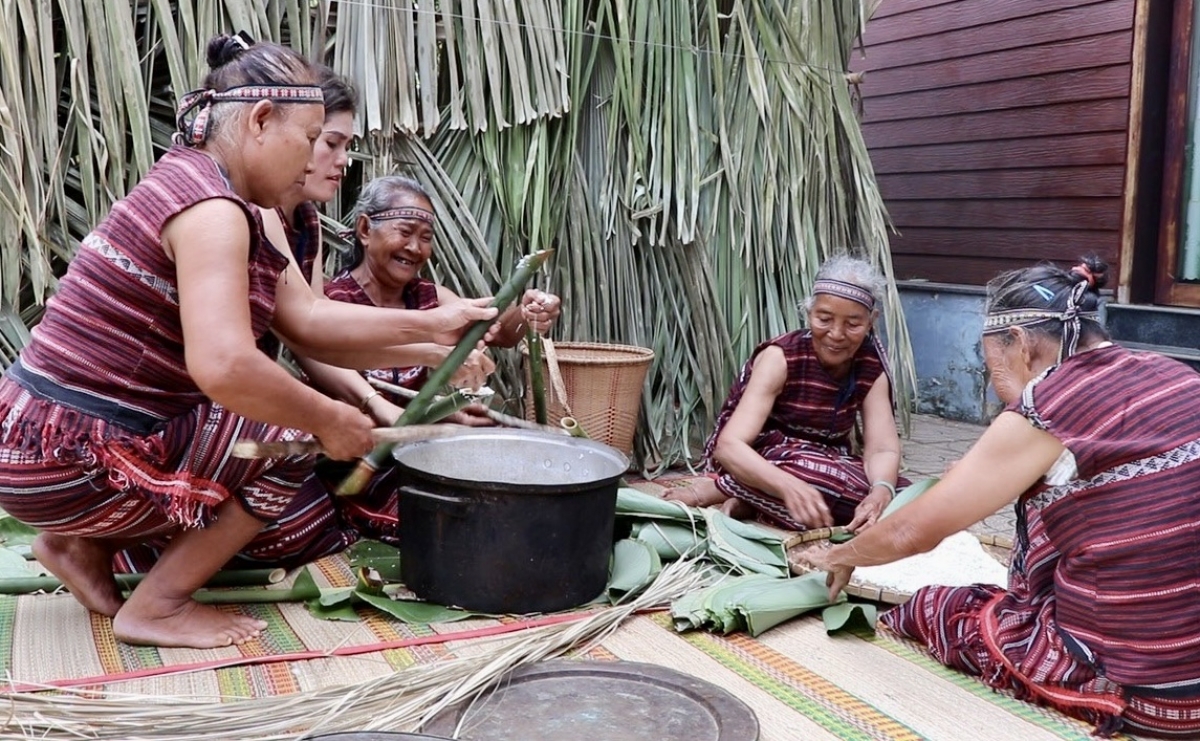 Urang bangsa Chơ Ro.