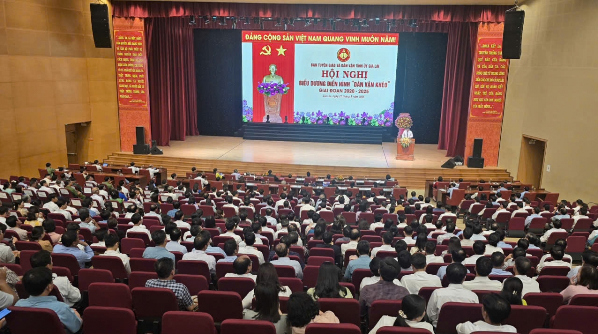 Gia Lai jờng rơ 62 nă cau pơnrơ “Chài hòi jà làng bol”