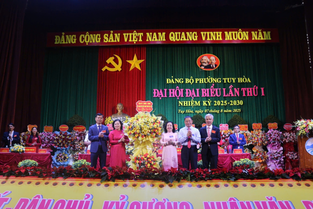 Mâu kăn kong pơlê Dak Lak diâp reăng rơkâu Hneăng hôp bêng Tuy Hòa