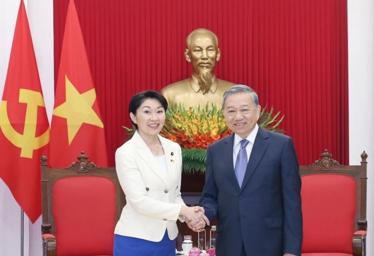 
Tổng Bí thư Tô Lâm sơng Kơdră Jơnŭm jang tơbôl ngĭ sih Nhật - Việt