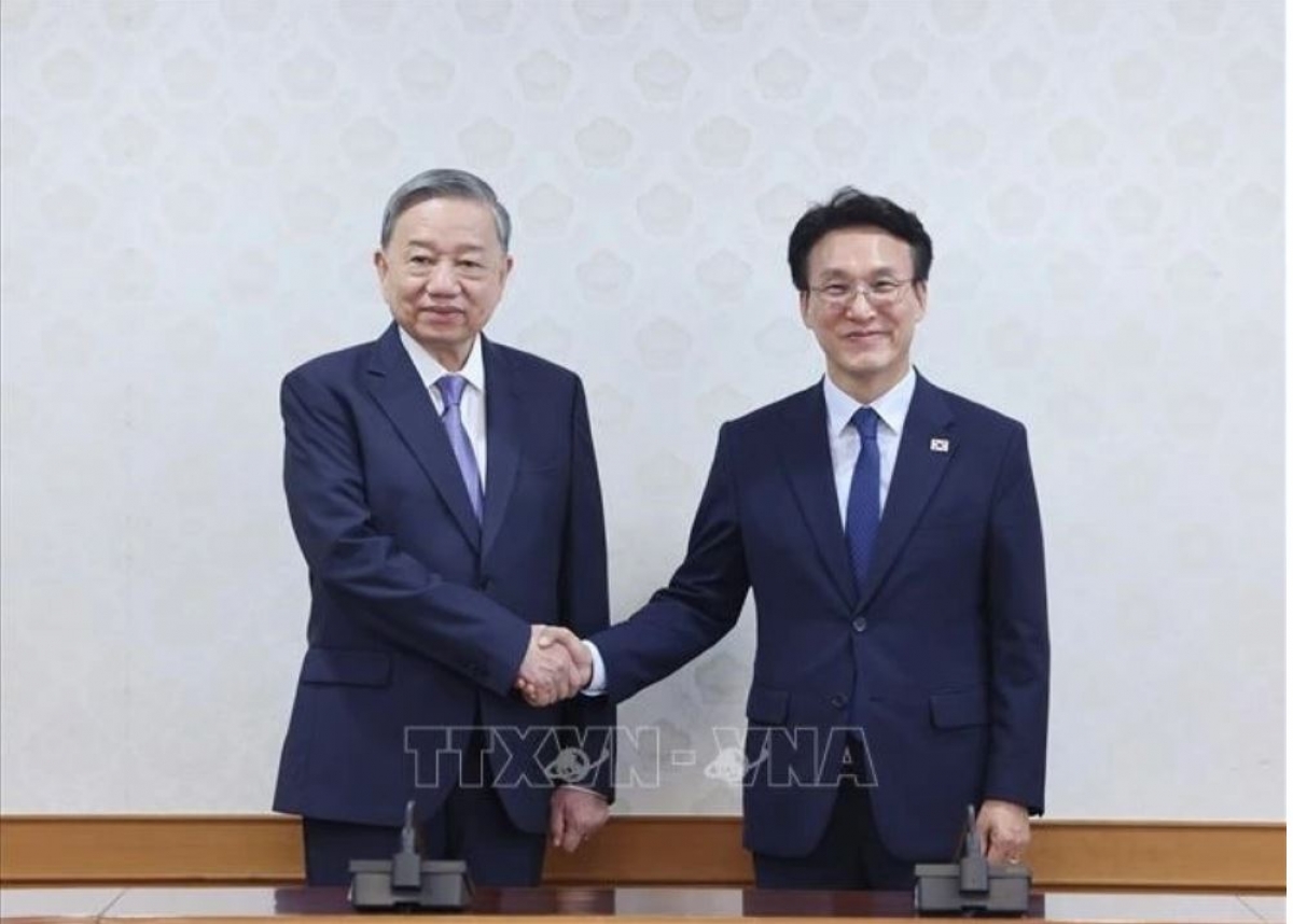 
Tổng Bí thư Tô Lâm pơma dơnuh hăm Thủ tướng Hàn Quốc Kim Min