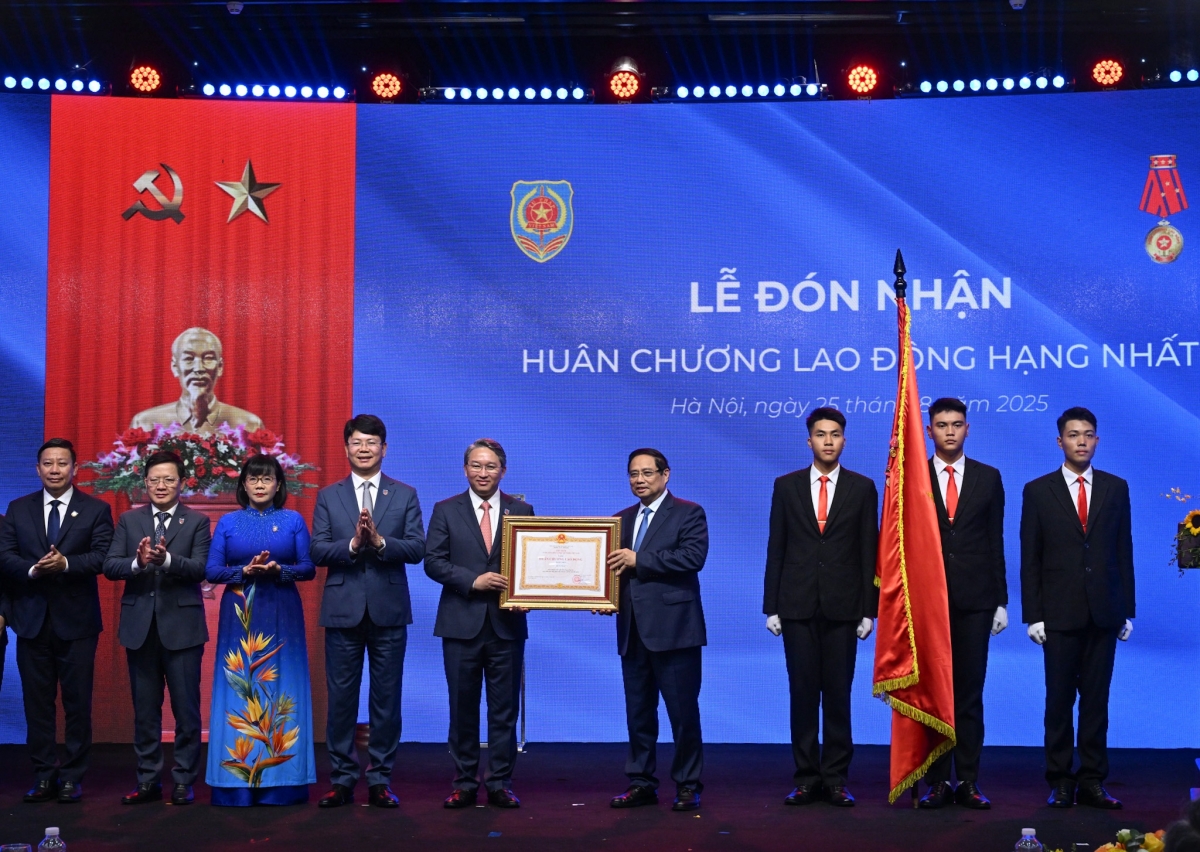 
Thủ tướng pơjao Mê đai bơ̆jang mă Mônh ăn Anih tơm Tư Pháp