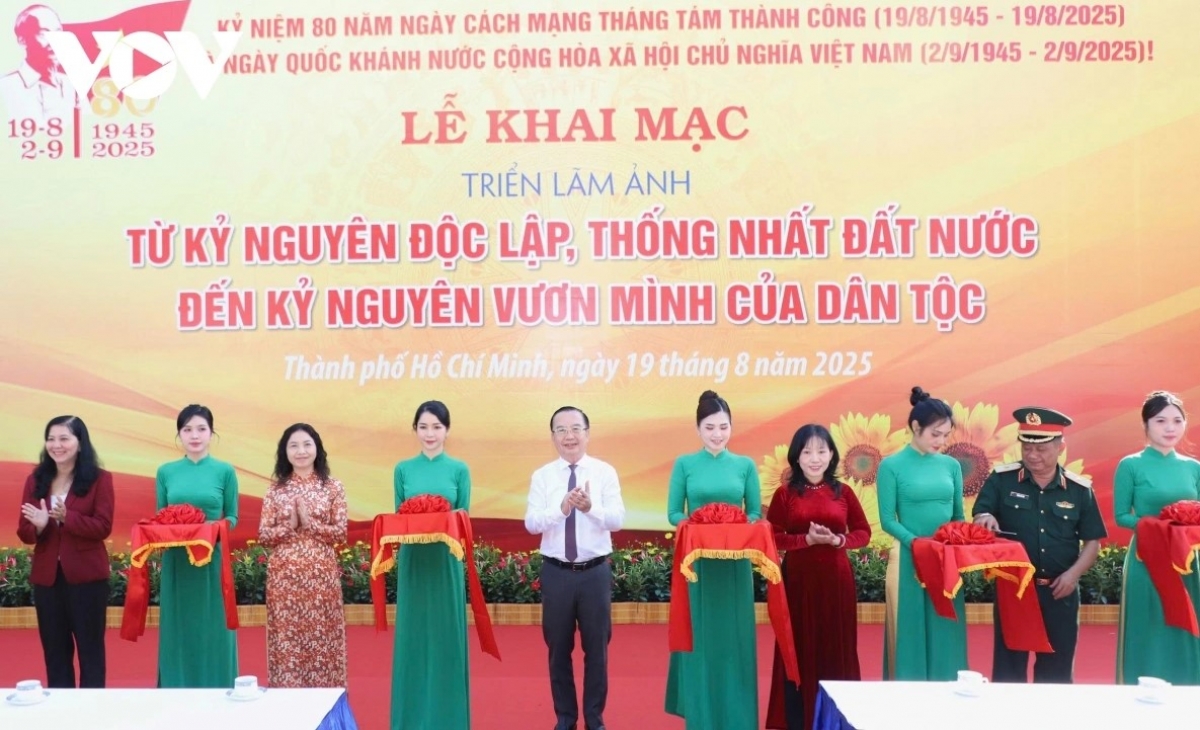 Triển lãm diễn ra nhân kỷ niệm 80 năm Cách mạng Tháng Tám thành công và ngày Quốc khánh  nước Cộng hoà Xã hội Chủ nghĩa Việt Nam.