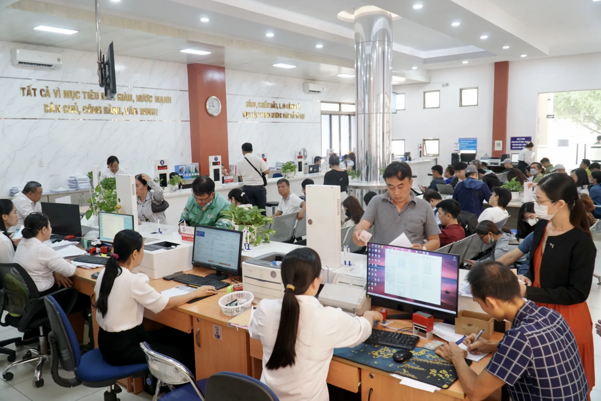 Biak hu rilo urang mai cang ngak harak gar di pasak duh bruk karja di phuong Tân Bình