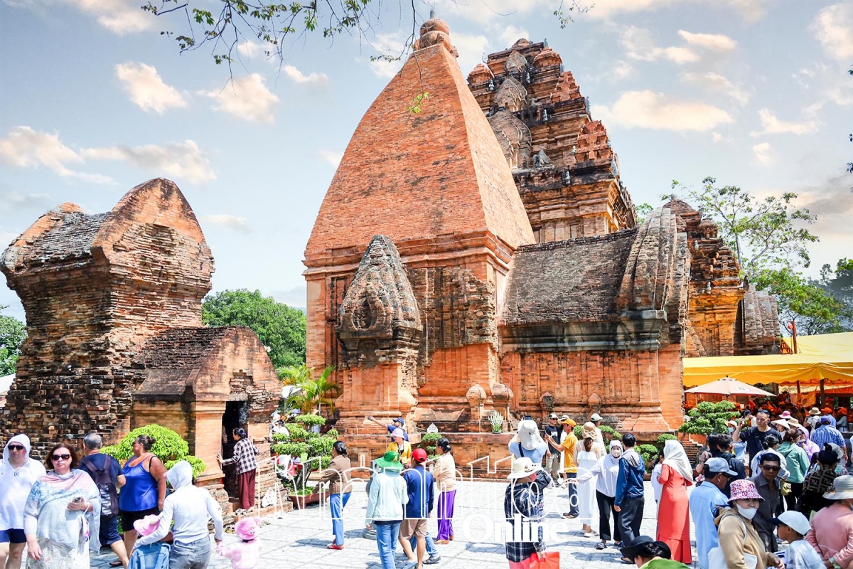 Tuai damuai rah rivang bimong Po Ine Negar