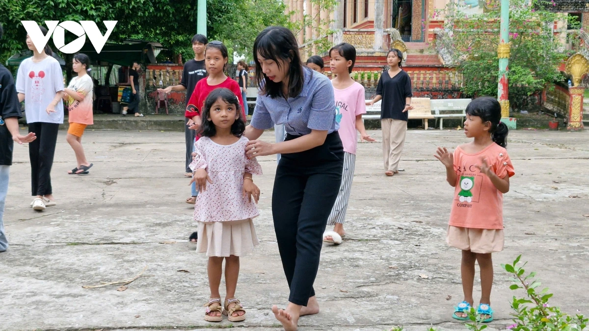 Sa-ai Lâm Thị Hậu pato yaok ragam tamia ka dom adei sit