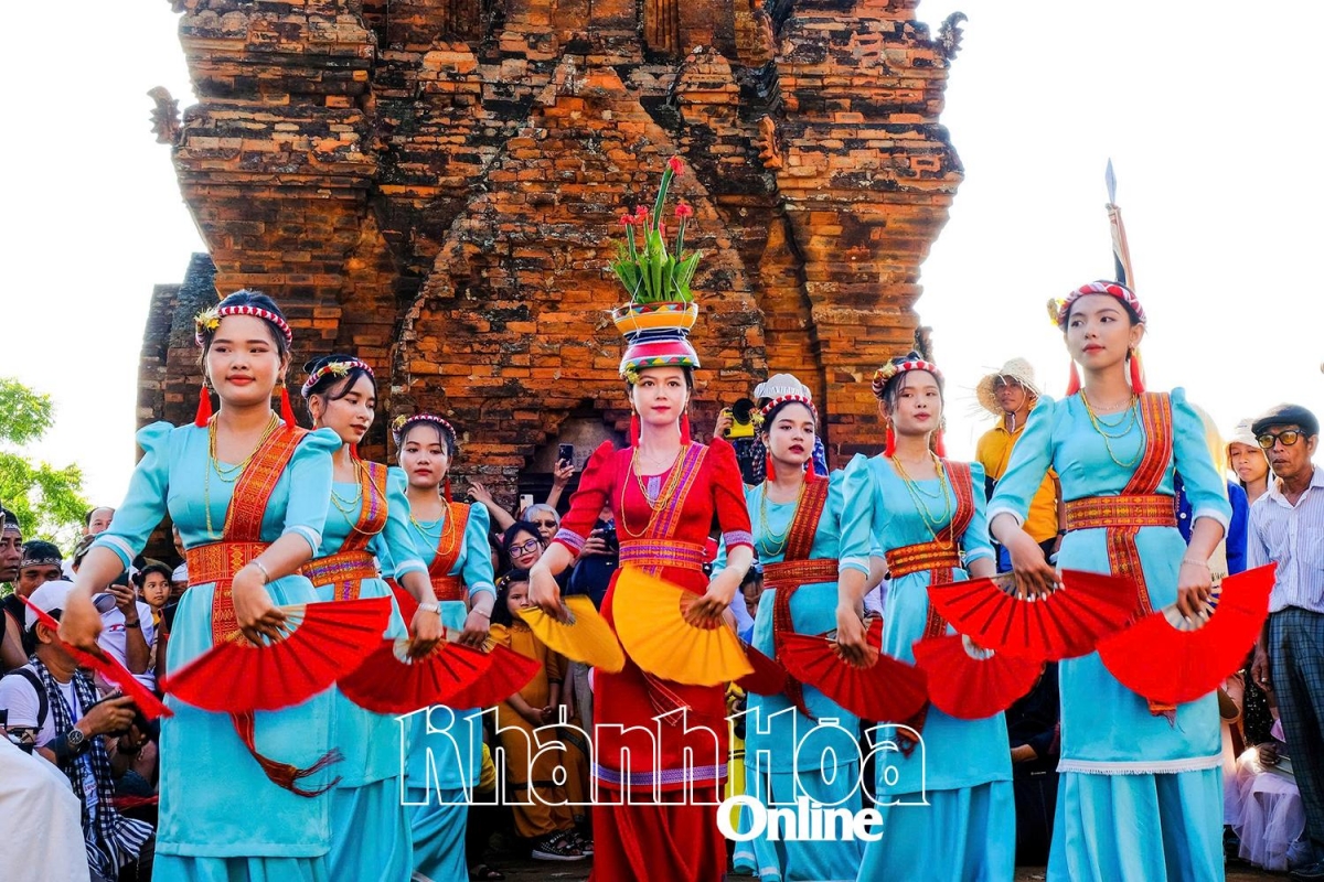 Tamia Cam angaok bimong