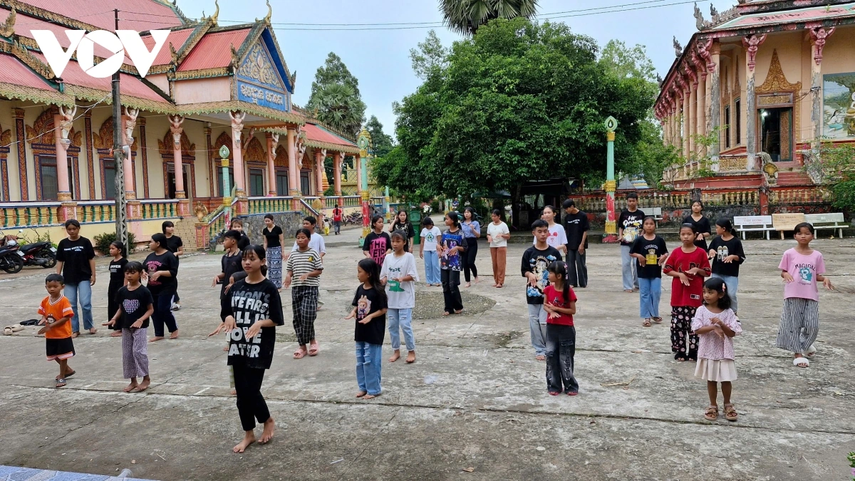 Hu biak rilo adei mai hu mbaok tame tal bac tamia