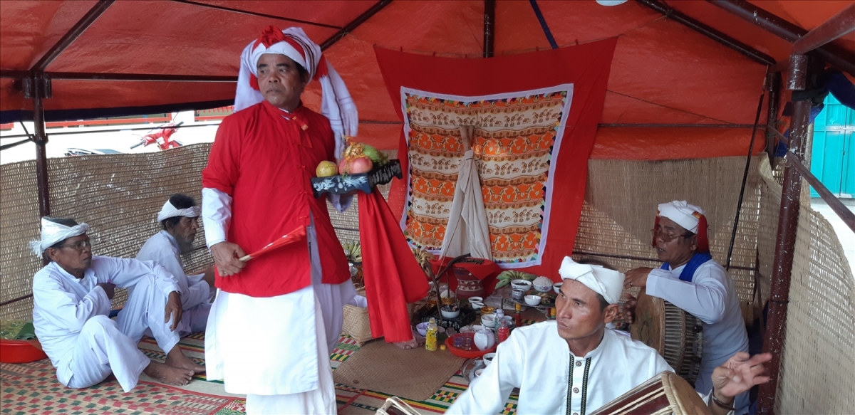 Ong ka-ing tamia Po Nai dalam Rija Negar