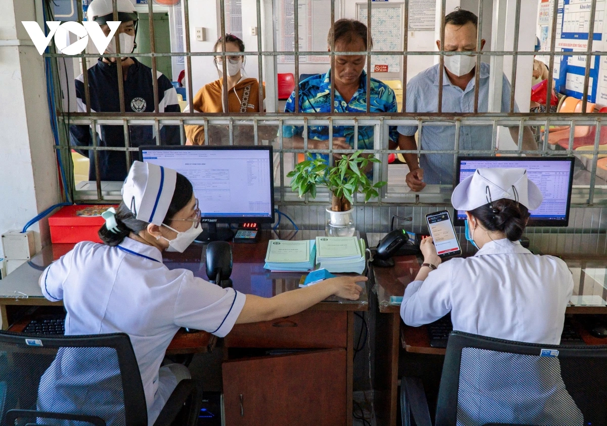 Urang ruak mai pasang iek ruak di Sang iek ruak Da khoa Ca Mau.