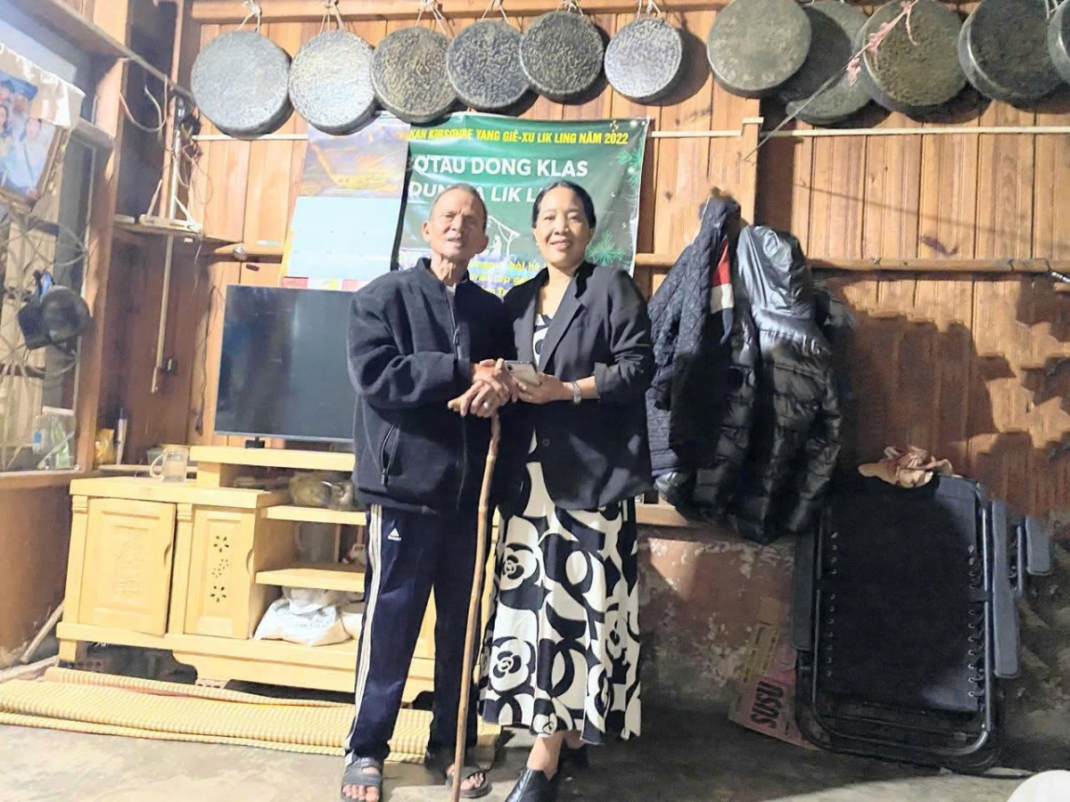 Ồng Ka Să Ha Sang mờ Lơ Mu K'Yến- Cau mblàng dà K'Ho VOV Tây Nguyên dê