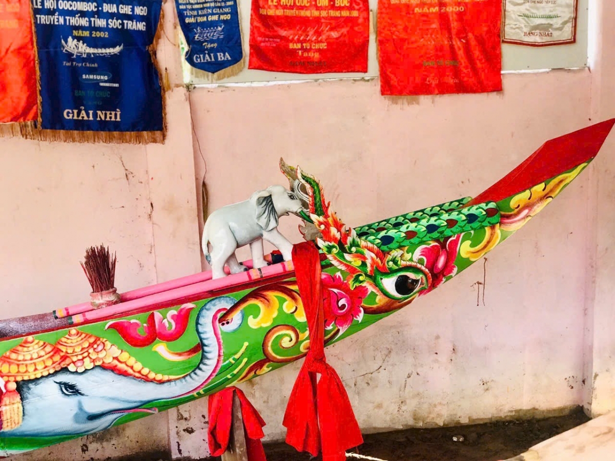 Biểu tượng con voi trắng chùa Xẻo Me, phường Vĩnh Phước, TP Cần Thơ