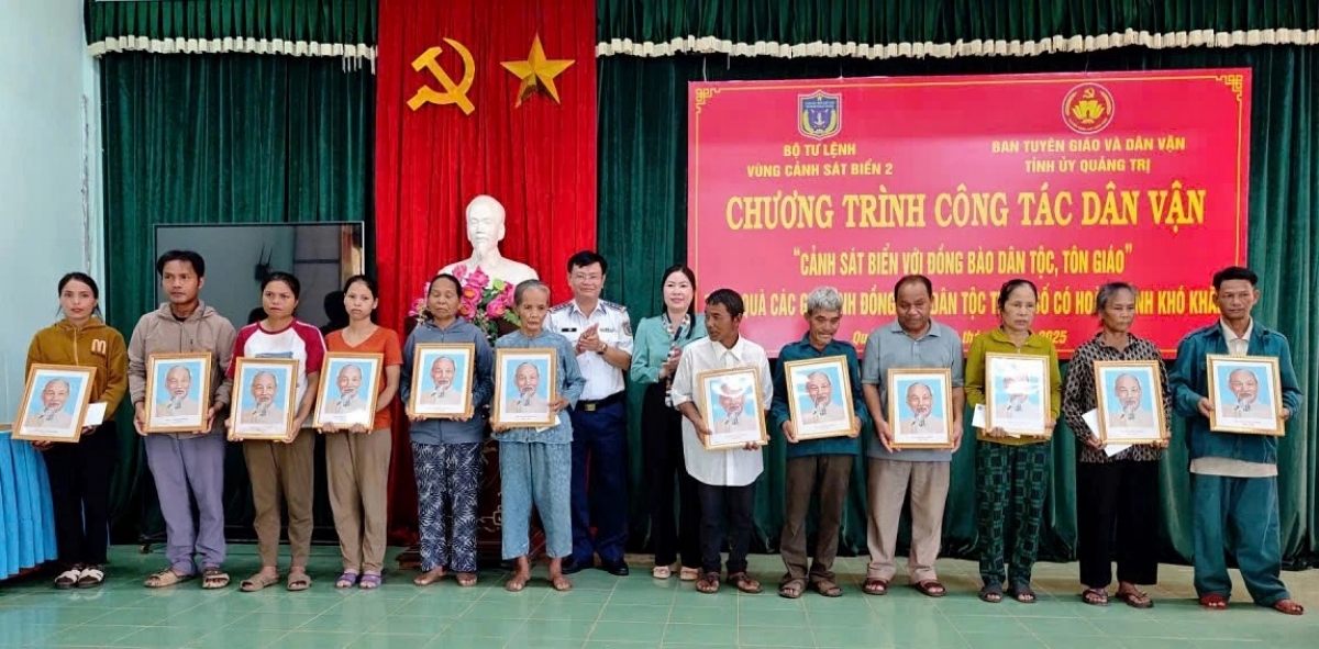 Ảnh: Báo dân tộc và miền núi