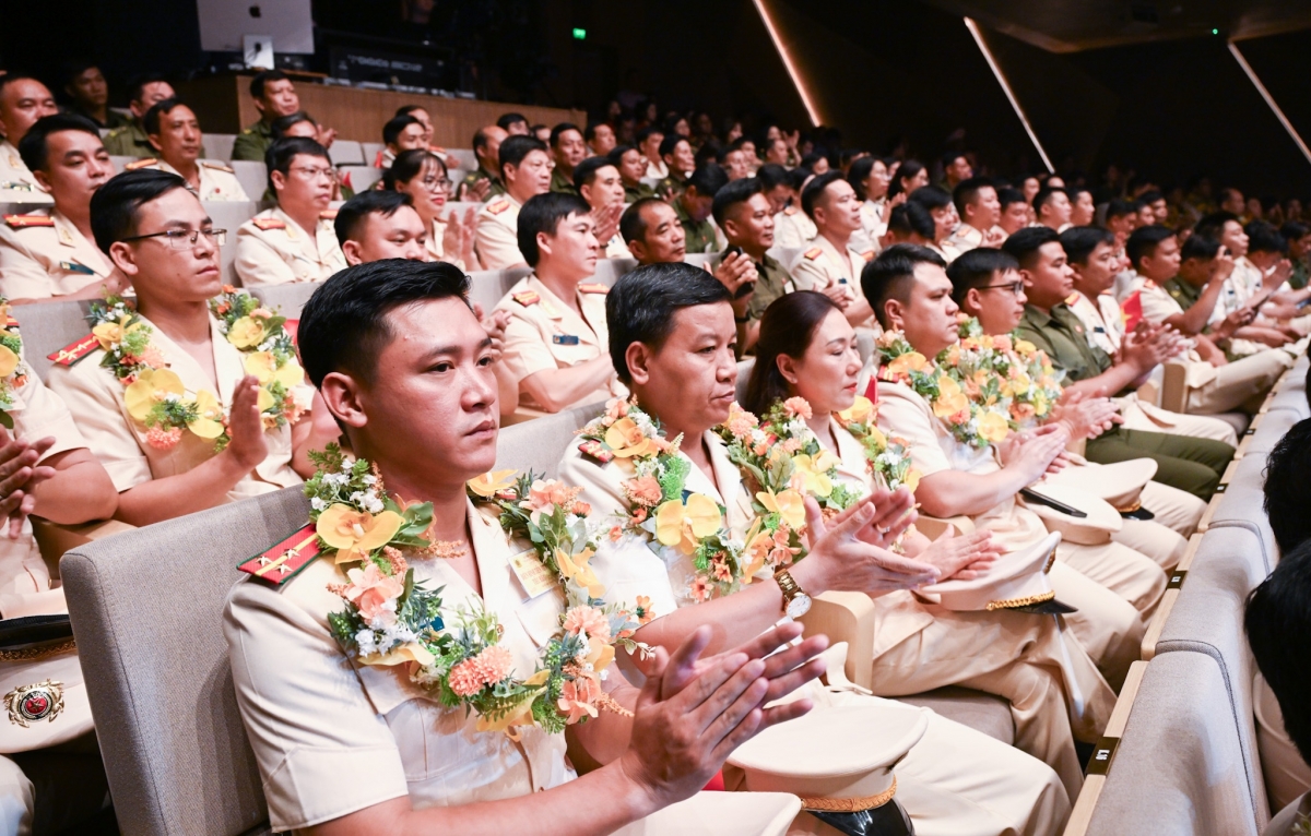 Mâu kăn ki veăng hôp a Hneăng hôp