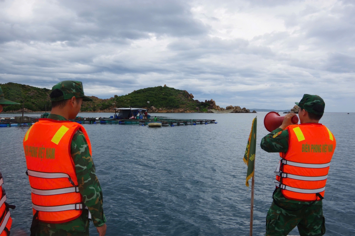 
Hơnih yang yŭr Cù Mông, hơnih akŏm hloh 400 rơkĭ hơdrung rong ka hơdang, đei lăng jĭ hơnih kăl hloh lơ̆m bơ̆ jang tang găn ‘mi kial hơbŭt hơbông pơrăm tơ̆ Đắk Lắk. 