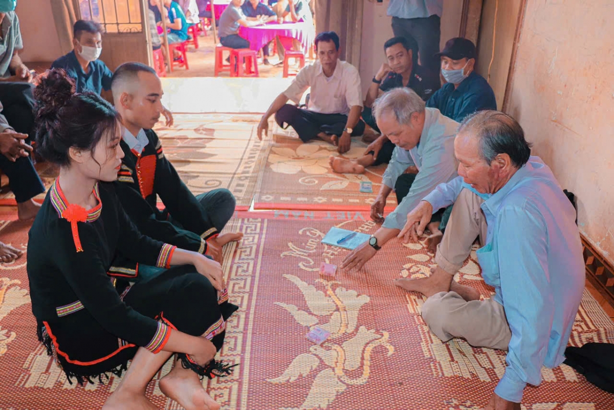 
Đe mih, đe ma pơkă kơ bre klo kăn ‘nao pơkong