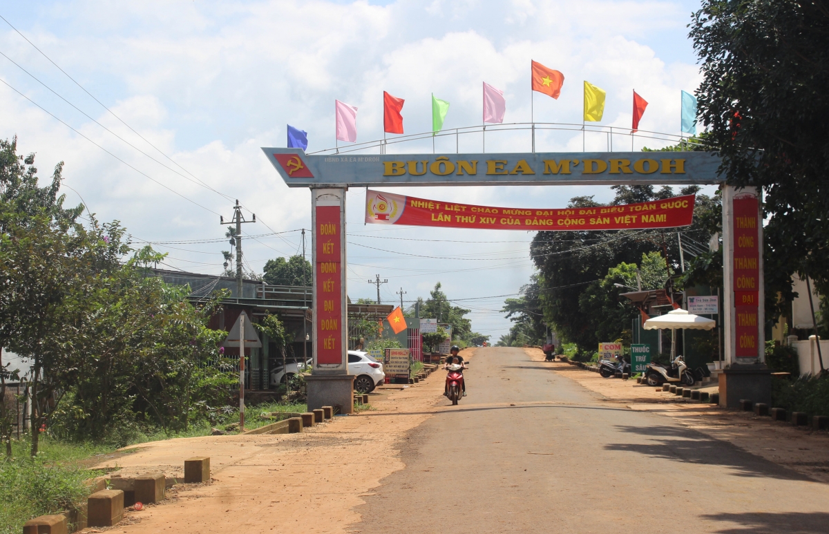 
Phan bơna bơt bơtàu tàm tiah pôs đồng nam lài