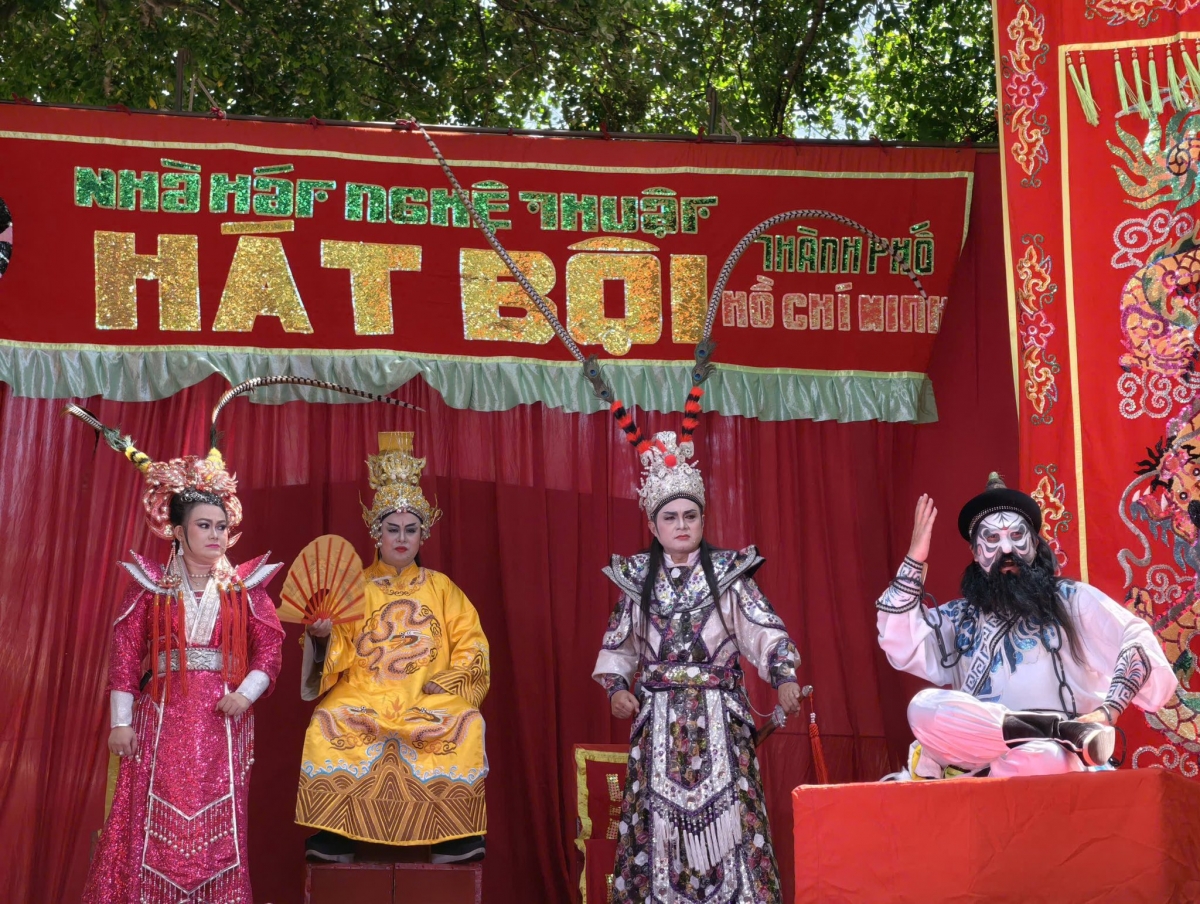 Trích đoạn "Xử bá đao Từ Hải Thọ" được các nghệ sĩ nhà hát nghệ thuật hát Bội biểu diễn (Ảnh: nhà hát cung cấp)