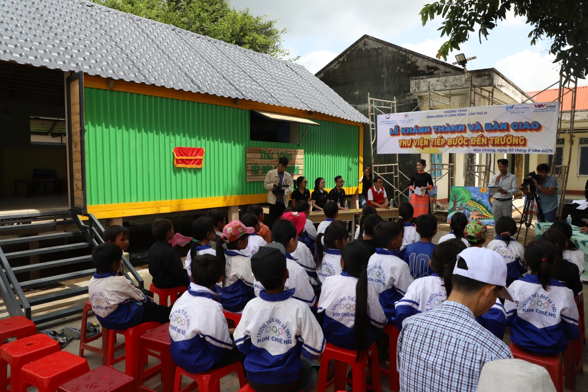 Et gơtŏk “Thư viện tơgŭm truh tơ̆ hnam trưng” păng tơgŭm tơmam hŏk pơhrăm, hla ar hŏk, hla ar chih, hơbăn ao hŏk ‘nao ăn kơ dôm hnam trưng lơ̆m xăh Kon Chiêng