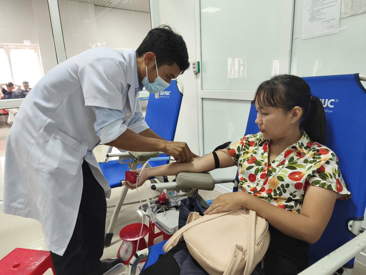 Myơr êrah dŏng mnuih jing bruă ngă jăk siam.