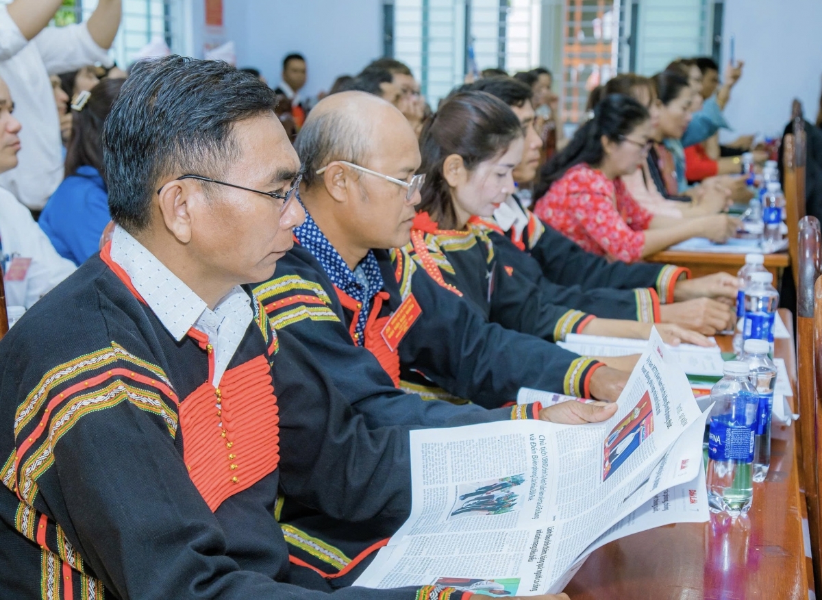 
Jơhngơ̆m hơmŏ kơtang, bơ̆ jang chinh trĭ đĭ ai păng hăm tơdrong lăp đon đơ̆ng kon pơlei lơ̆m tơ iung pơjing mĭnh tơring Hoà Phú ‘nao atŏk tơ iung păng pơdrŏng oei sa ‘lơ̆ng.