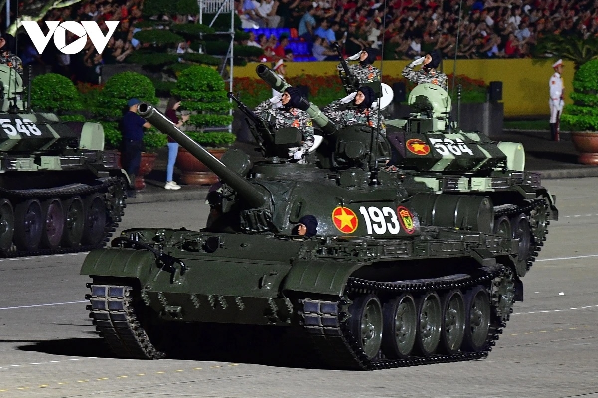 Rơndeh sơtăng tus bal lòt pơdar