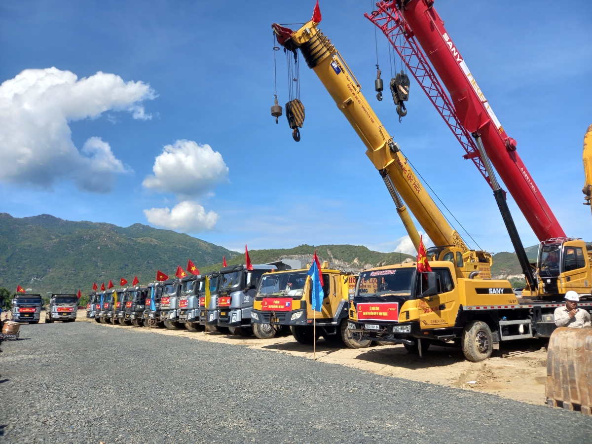 Mâu rơxế tơkŭm vâ pơxiâm pro kơphô̆ a kong pơlê Khánh Hòa