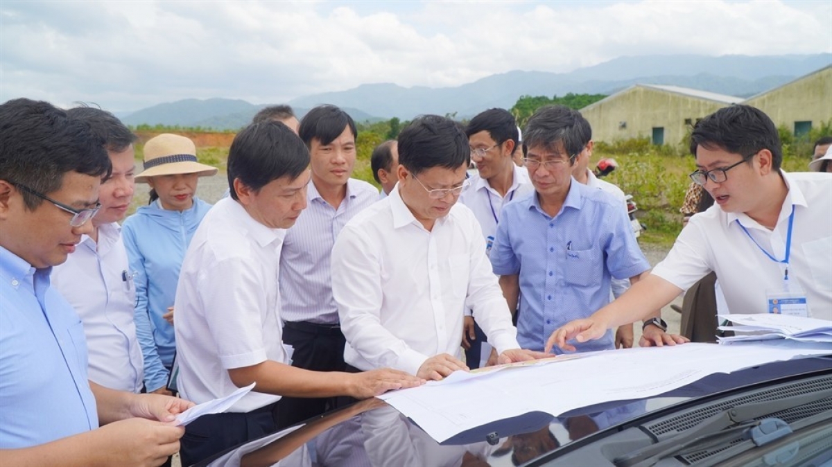 Bh'cộ TP Huế khảo ch'mêêt lêy đhr'năng la lua đoọng ra văng choh bhrợ apêê trường học đhị 5 chr'val k'noong k'tiêc âng chr'hoong A lưới ty.