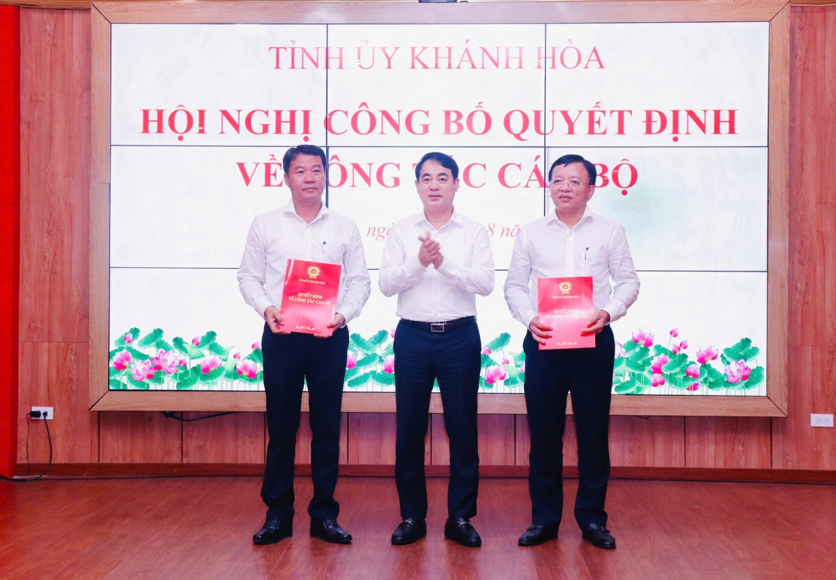 Nghiêm Xuân Thành,  Khua dlăng bruă Đảng čar Khánh Hòa mđup brei Hră mtrŭn mơ̆ng Anôk dlăng bruă Đảng ruah Lê Huyền (nah hnuă) hgŭm hlăm Anôk dlăng bruă Đảng čar Khánh Hòa