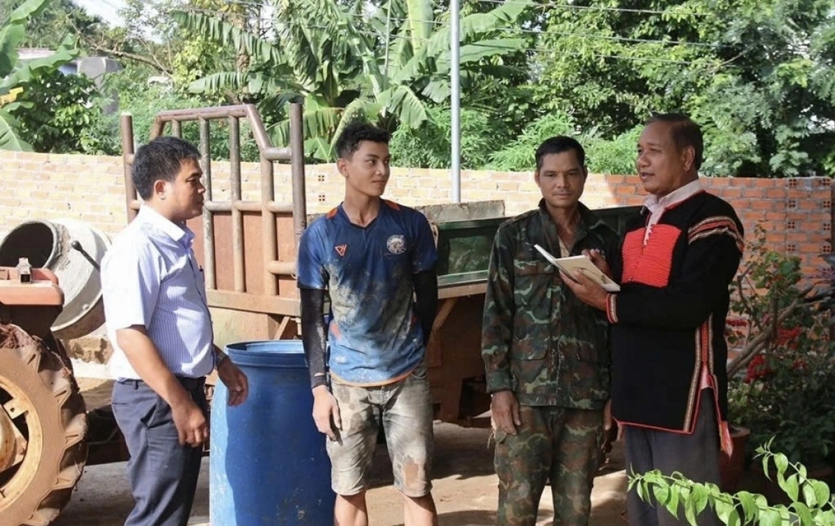 Mentri Hukum pasram bruk daong harak hukum ka urang jakra palei, mbon di tinh Dak Lak
