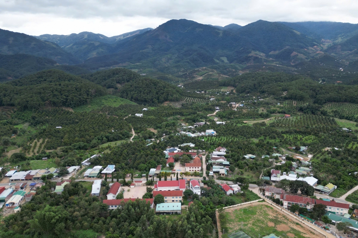 Tiah bơnơm Khánh Sơn, càr Khánh Hoà gam kờñ pal bơcri priă lơh gùng che ồs đèng, bơtơ̆t tơnau dà