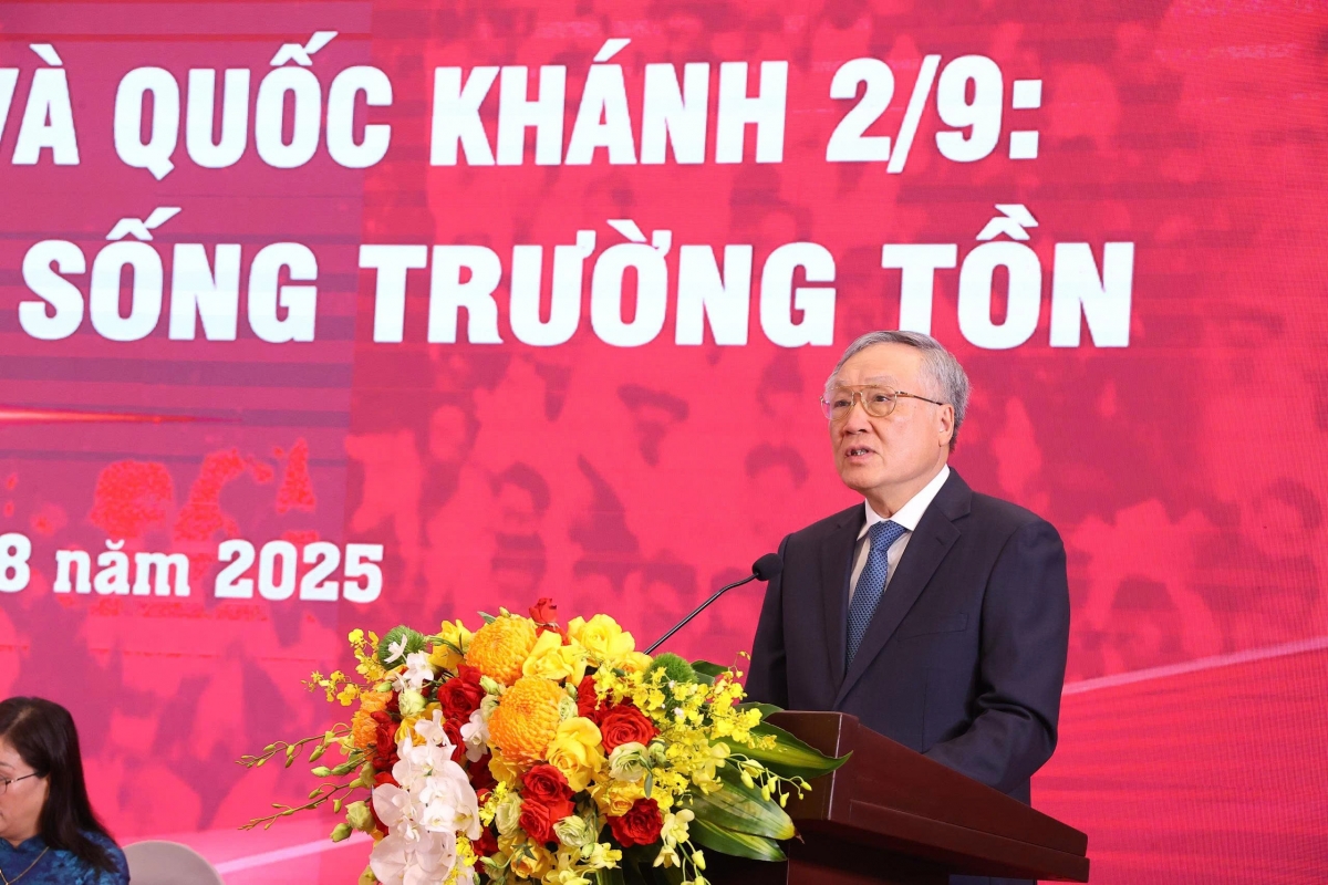 Phó Thủ tướng Cíñ phủ ồng Nguyễn Hoà Bình đơs tàm pơrjum cribơyai