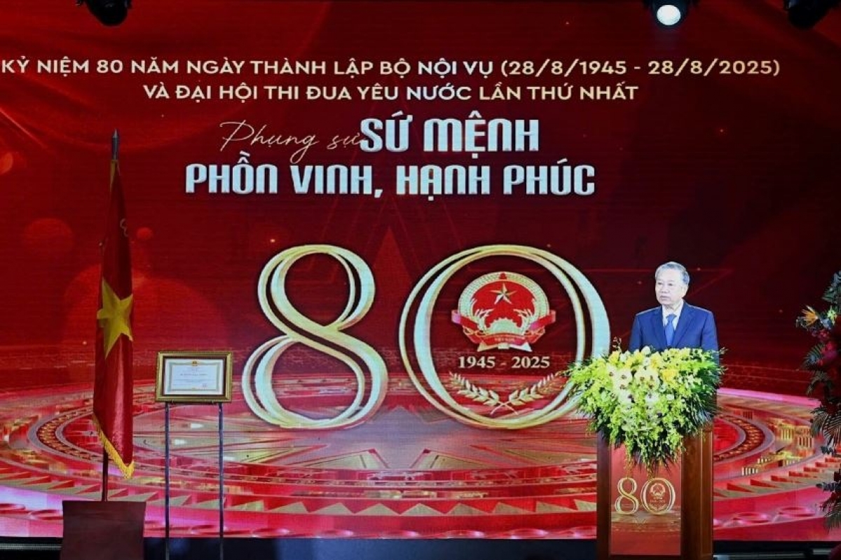 
Tổng Bí thư Tô Lâm iung pơma tơ̆ Pơm lêh tơbăt.