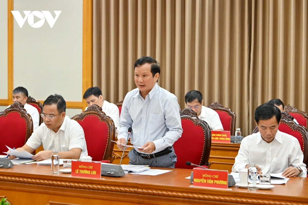 Lãnh đạo Ban Thường vụ Thành ủy Huế phát biểu tại buổi làm việc