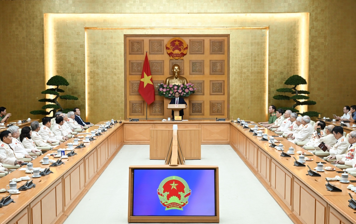 Thủ tướng ồng Phạm Minh Chính đơng lam dơ̆ tìp măt