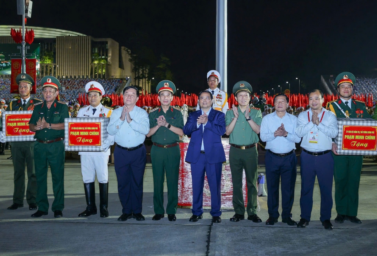 Pôa Phạm Minh Chính, Ngế pro xiâm hnê ngăn Chin phuh diâp kơxuô tơmeăm a roh pơxiâm séá mơnhên ngăn