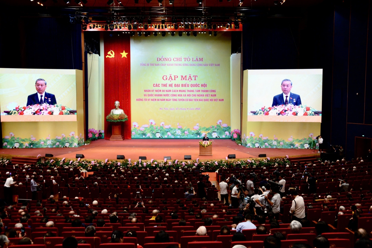 Tổng Bí thư Tô Lâm mâp măt ăp rơh ntoh măt Quốc hội